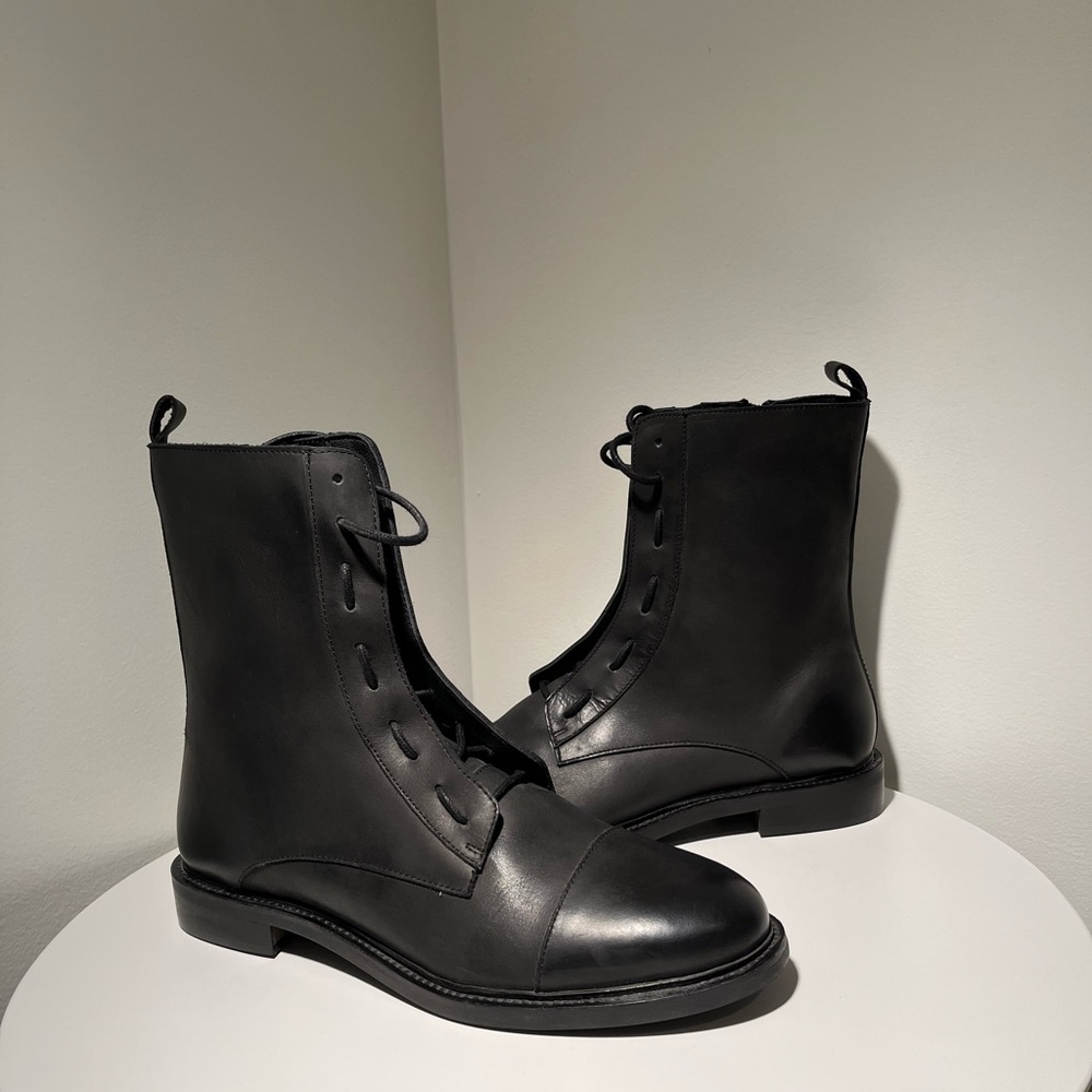 Urban outfitters men’s leather lace-up utility boot - size 11